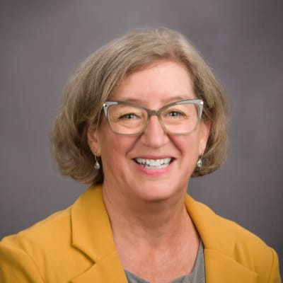 A headshot of Linda Johns.