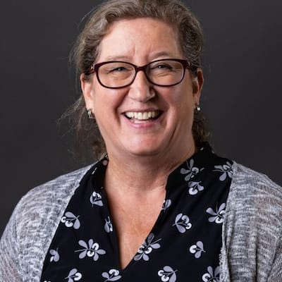 A headshot of Linda Johns.